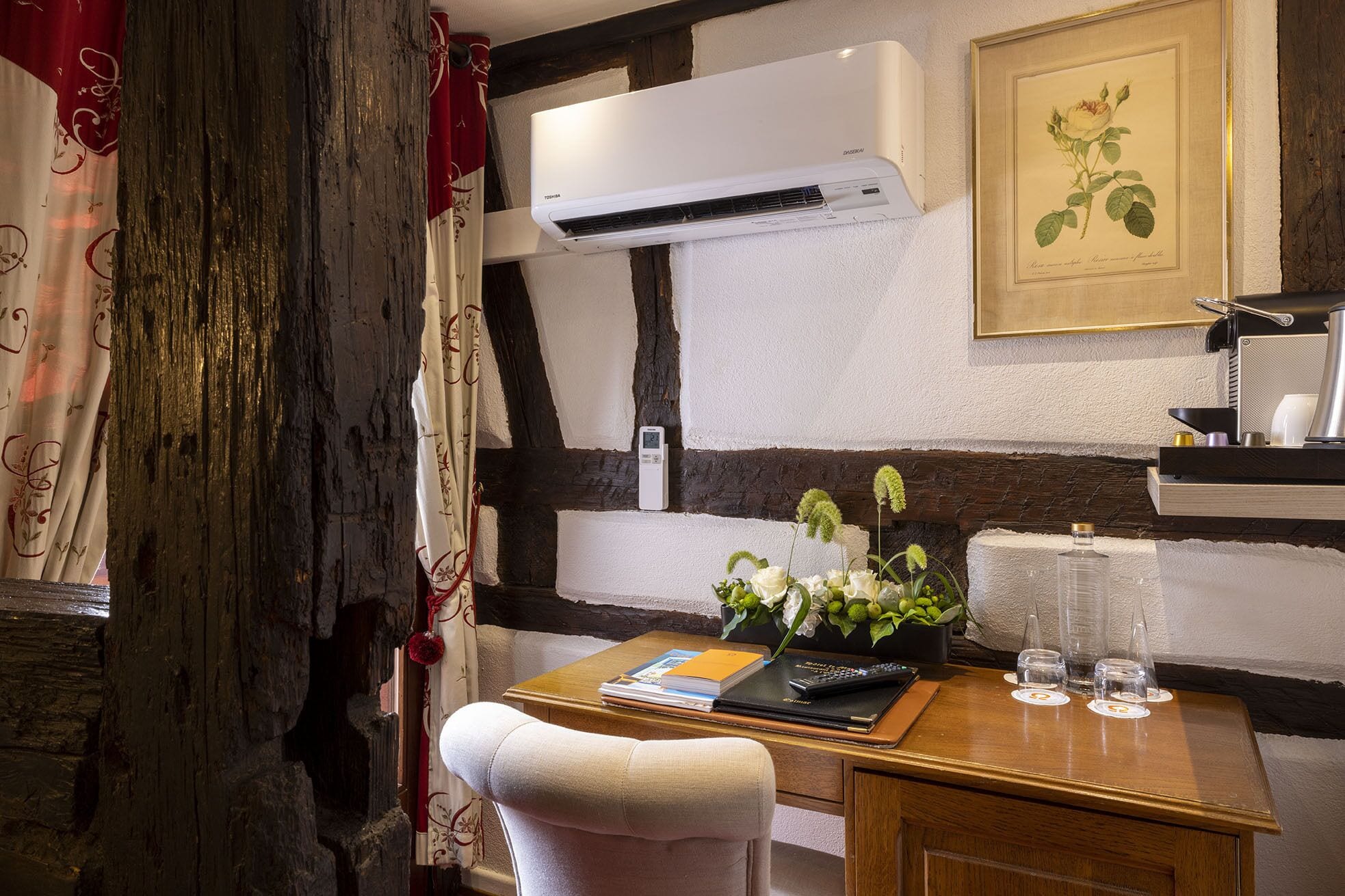 small double room | living area | lcd tv