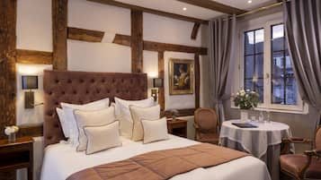 Premium bedding, Tempur-Pedic beds, minibar, in-room safe