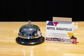 Reception - Hôtel Bagatelle Paris Nord Roissy CDG (Goussainville)