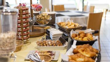 Café da manhã com buffet todos os dias mediante uma taxa