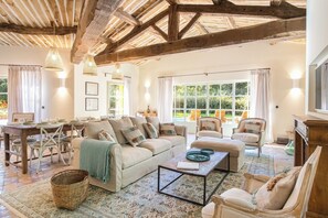 Villa (JASSO) | Living area