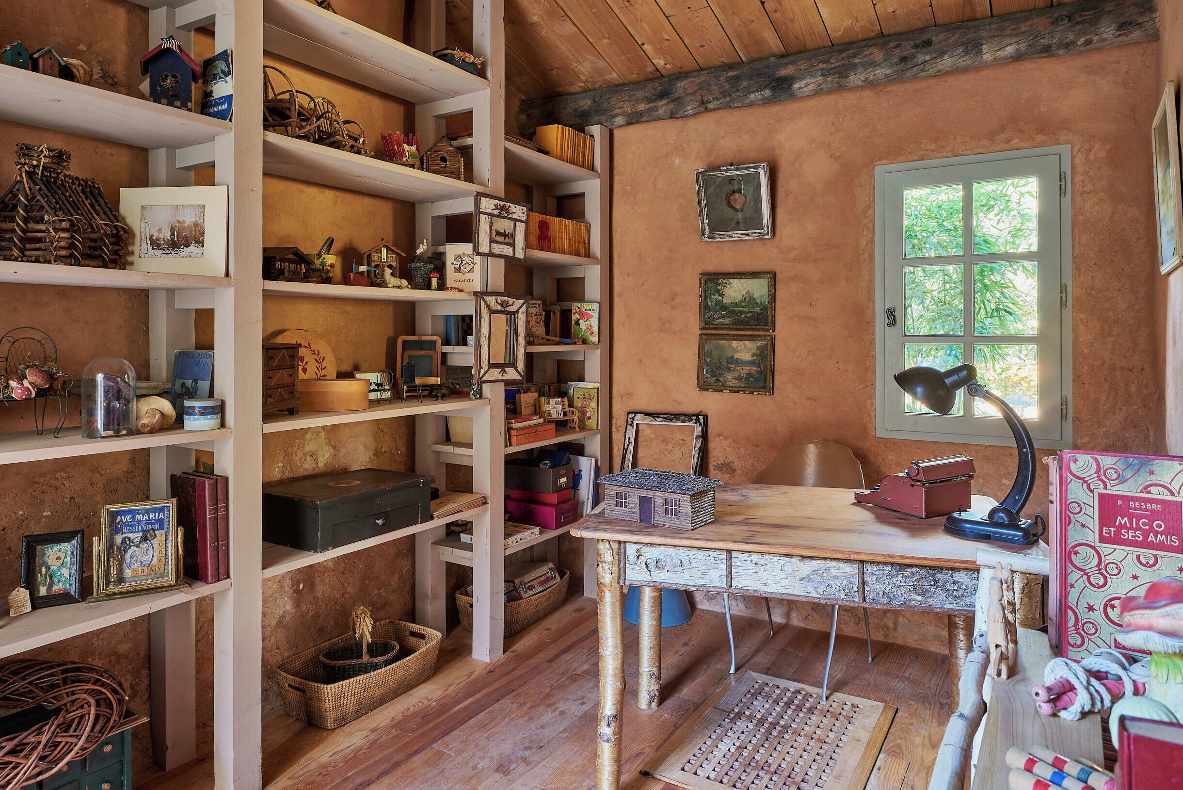 deluxe villa | living area | tv