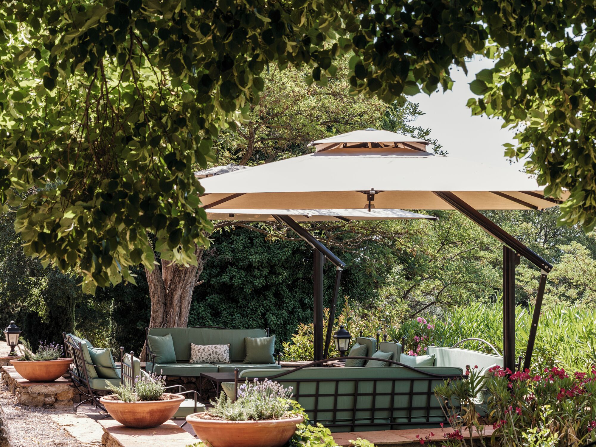 Villa Familiale, 5 chambres, accès piscine, vue vignoble | Terrasse/Patio