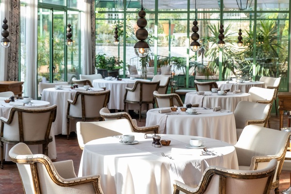 3 restaurants; breakfast, lunch, and dinner served