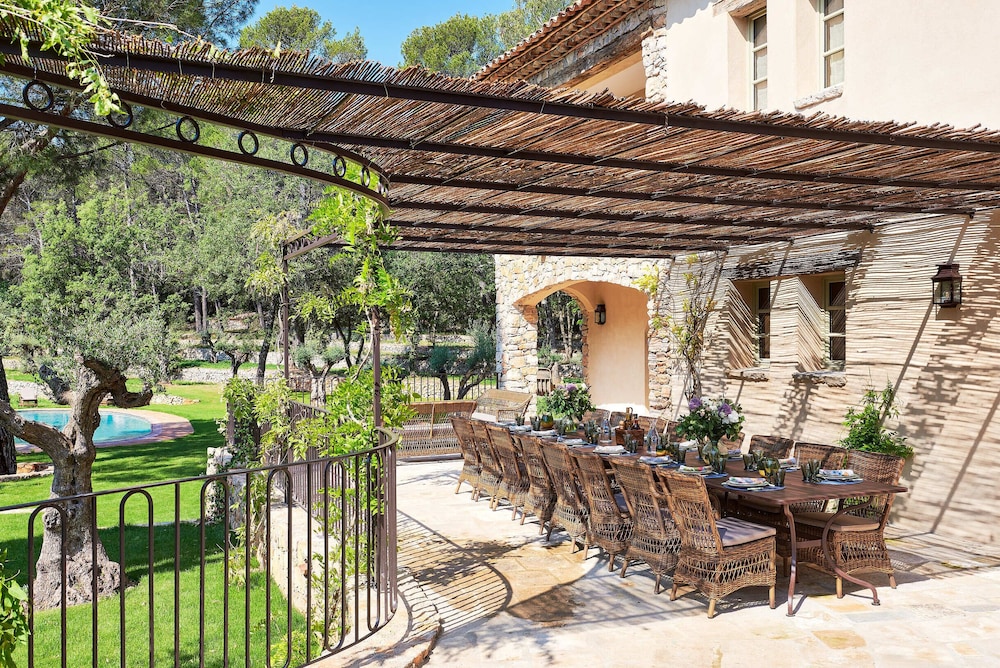 Chateau de Berne Hotel Spa Cellars by null