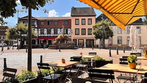 Vista frontal de la propiedad