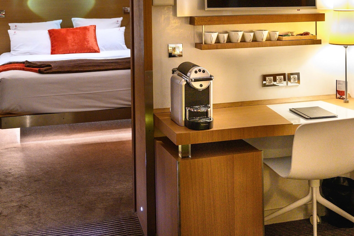 Süit | Minibar, odada kasa, ses yalıtımı, ütü/ütü masası