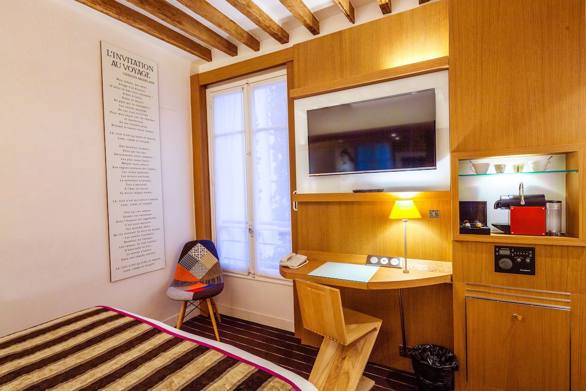 Tek Büyük veya İki Ayrı Yataklı Oda | Minibar, odada kasa, ses yalıtımı, ütü/ütü masası