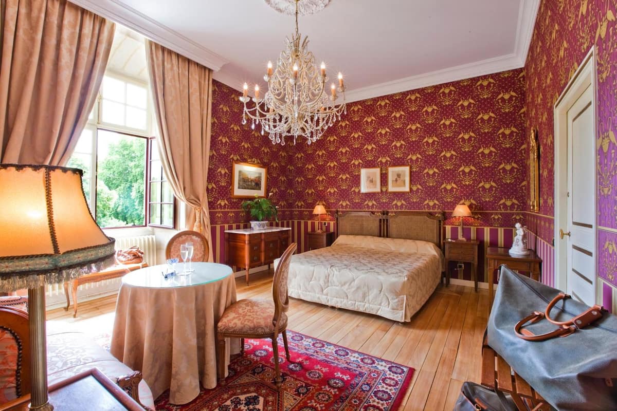 1 bedroom, in-room safe, desk, iron/ironing board