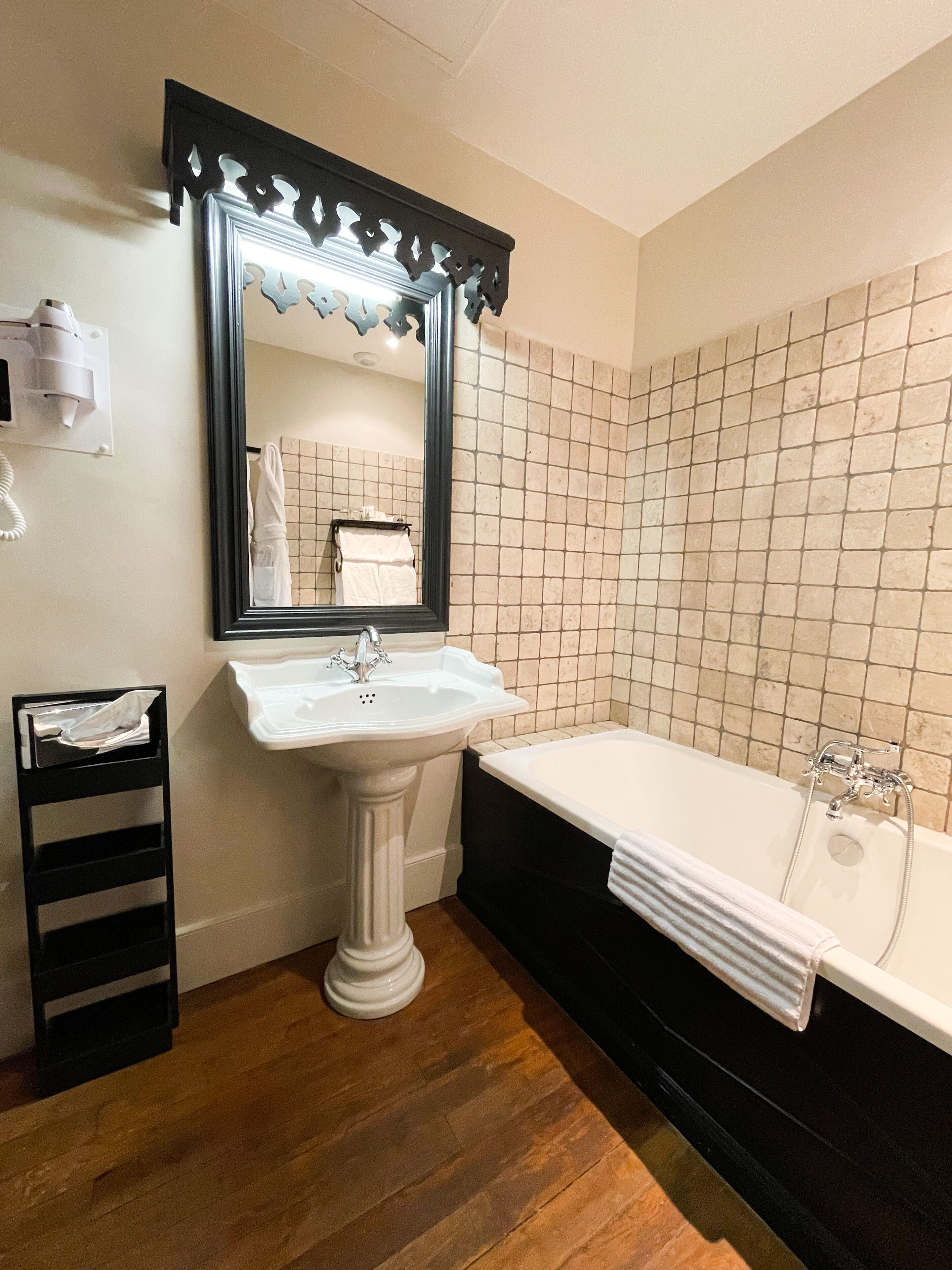double room (charme) | bathroom | shower, hair dryer, bathrobes, slippers