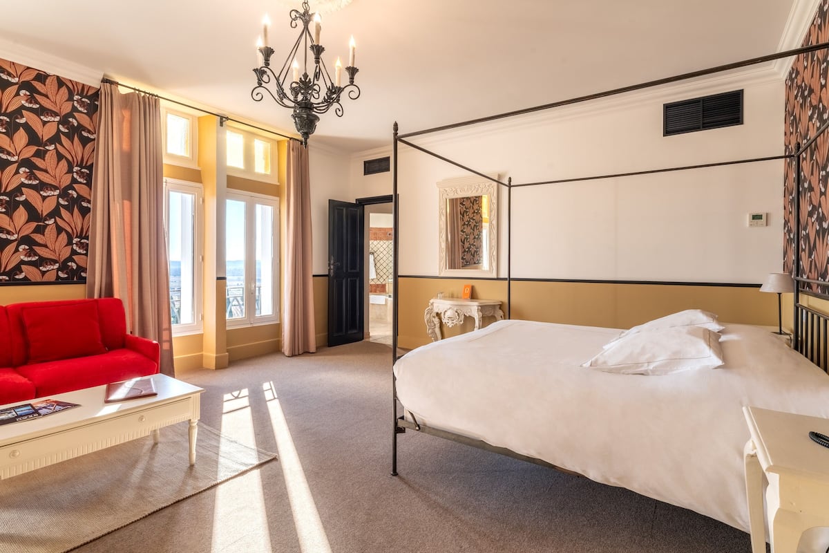Junior Suite, 1 Queen Bed with Sofa bed | 1 bedroom, minibar, in-room safe, individually decorated