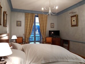 Kamar Double, 1 Tempat Tidur Queen, Bebas Asap Rokok (Alisier) | Bantalan ekstra lembut, minibar, brankas, dan didekorasi berbeda-beda