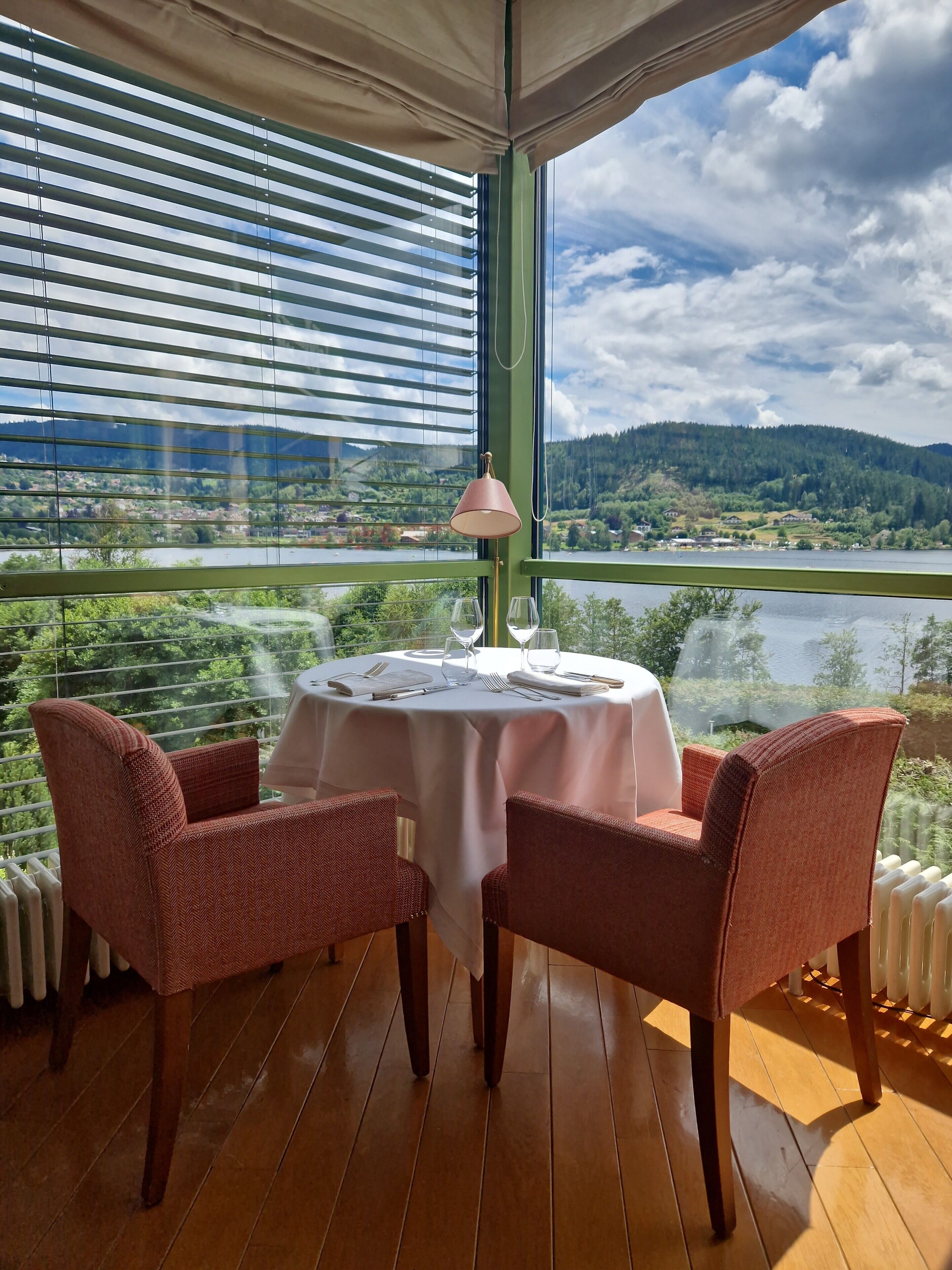 lunch and dinner served, french cuisine