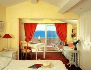 Minibar, in-room safe, cots/infant beds, rollaway beds - La Belle Aurore (Sainte-Maxime)