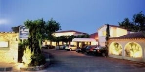 Front of property – evening/night - La Belle Aurore (Sainte-Maxime)