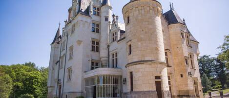 Toalettartikler (inkludert), hårføner, såpe og sjampo