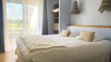 Tweepersoonskamer, terras, uitzicht op lagune | Lakens van Egyptisch katoen, luxe beddengoed, donzen dekbedden