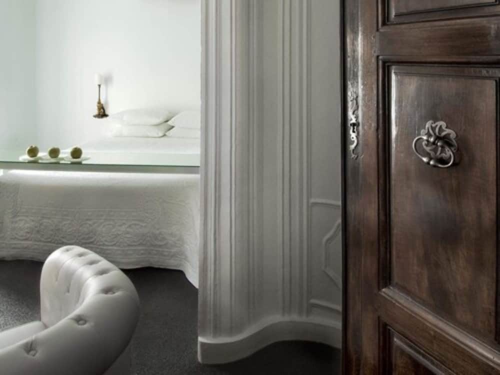 L'Hôtel Particulier Arles: 5-star Hotel & Restaurant by null