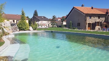 Piscine couverte, piscine extérieure (ouverte en saison)