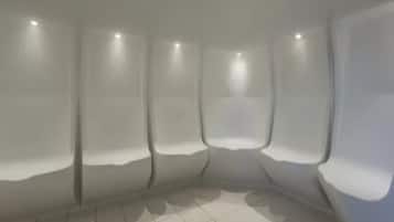 Sauna, hot tub, steam room, 1 treatment room, massages