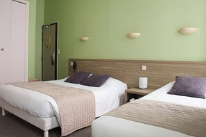 办公桌、熨斗/熨板、免费 WiFi