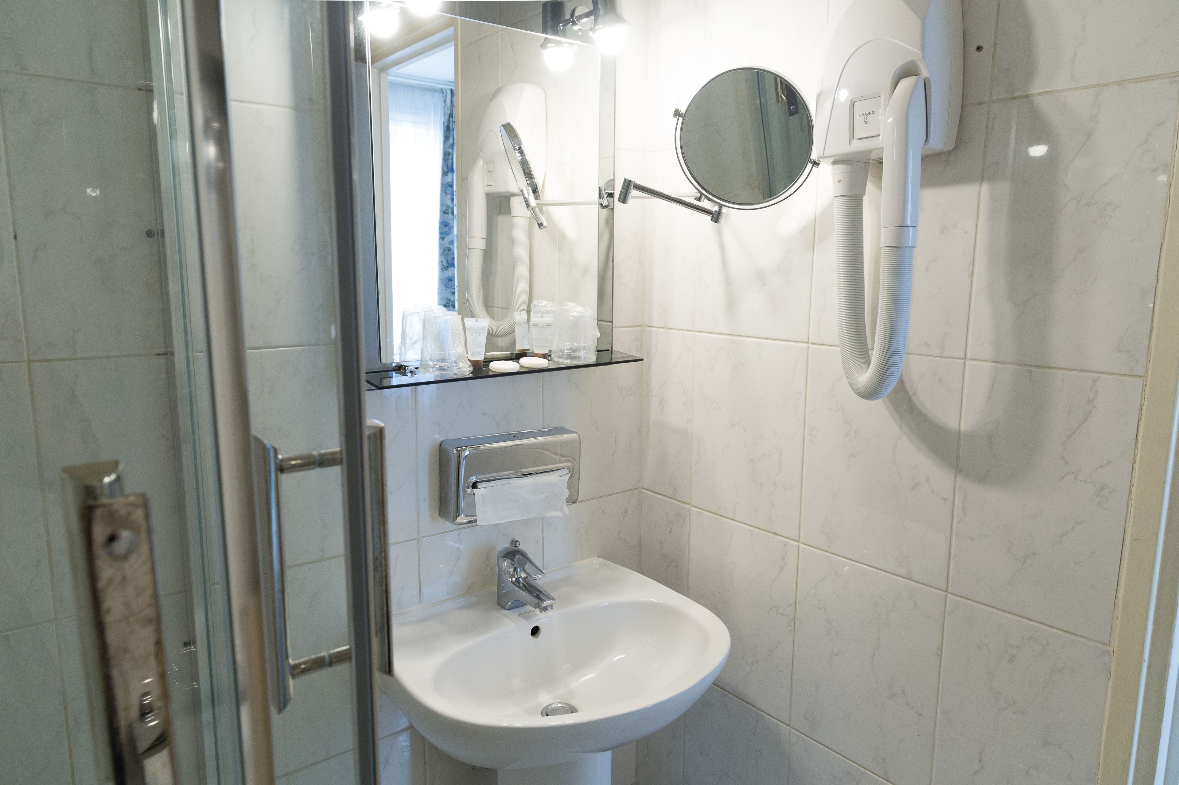 Photo - Panam Hotel PARIS GAMBETTA- Place Gambetta-Mairie du 20 emme