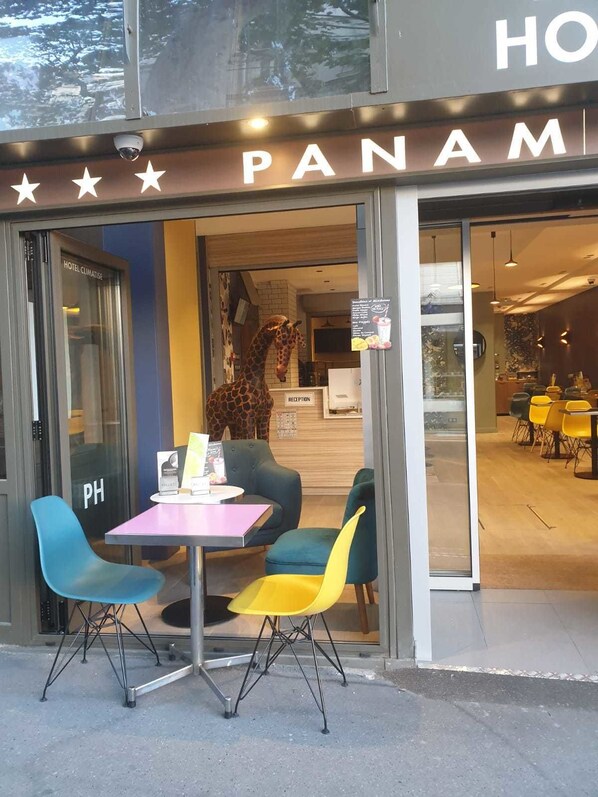 شرفة/رواق