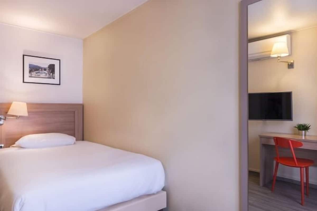 In-room safe, desk, blackout drapes, iron/ironing board