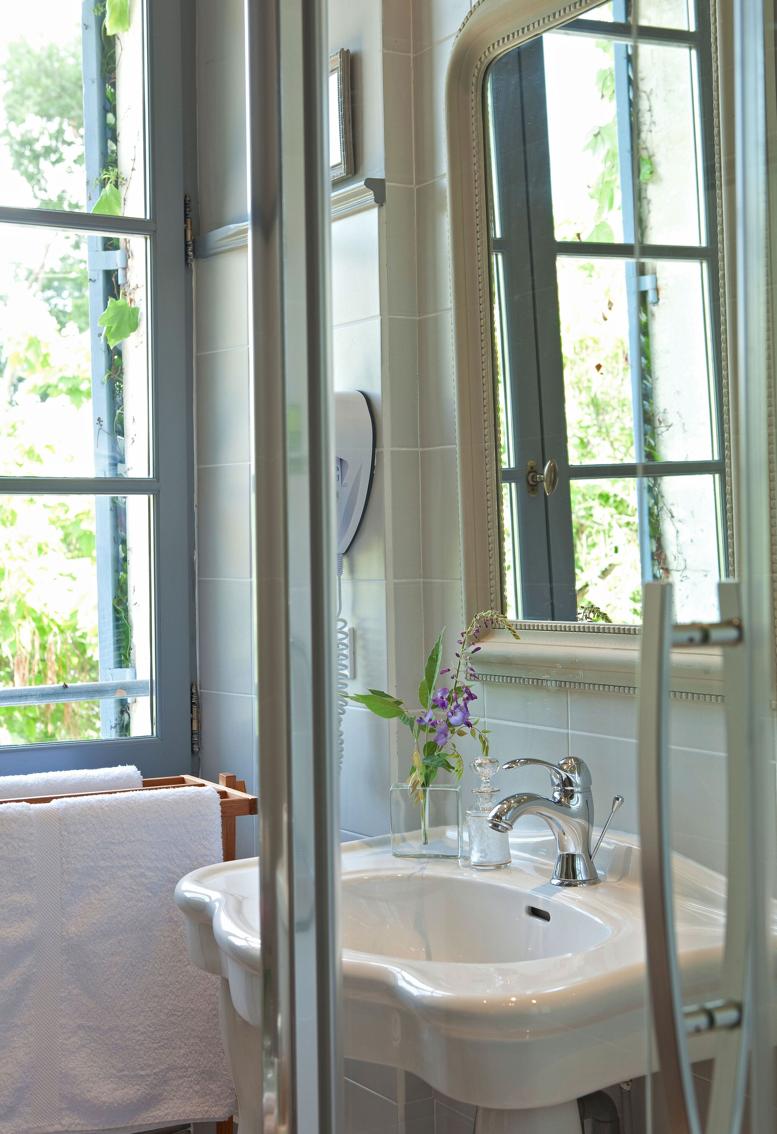 double room (prestige) | bathroom | free toiletries, hair dryer, bathrobes, towels