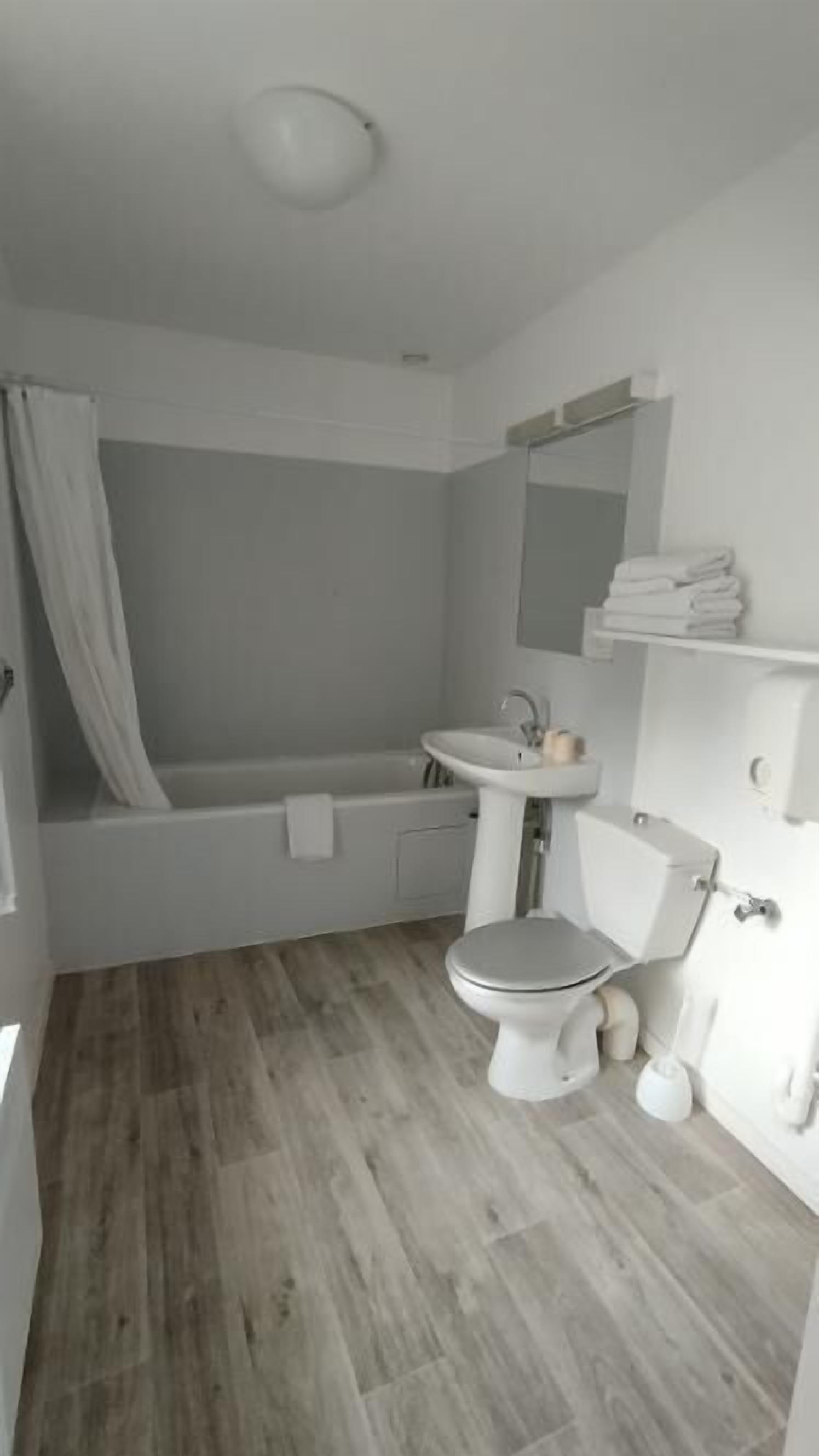 studio, kitchenette | bathroom | free toiletries, hair dryer, towels