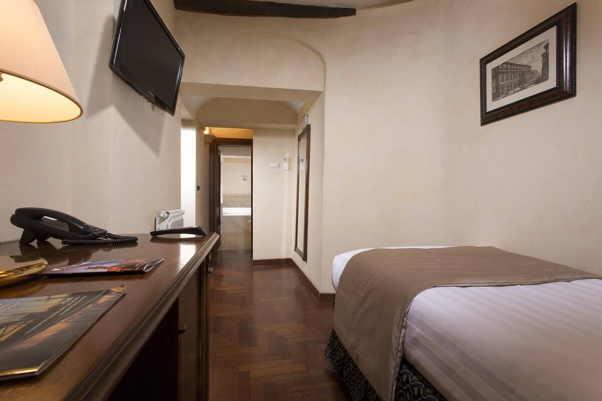 Premium bedding, down duvets, pillow-top beds, minibar