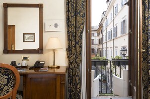 Habitación Deluxe doble, balcón | Ropa de cama de alta calidad y edredones de plumas