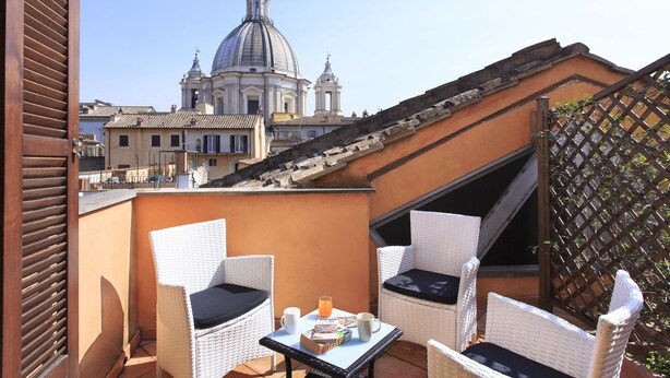 Deluxe Triple Room, Terrace | Balkoni
