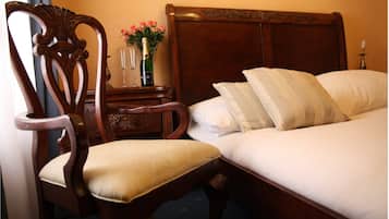 Quarto casal standard | Ferros/tábuas de passar roupa, Wi-Fi de cortesia, roupa de cama