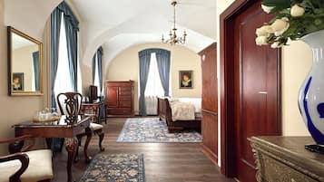 Quarto casal luxo | Ferros/tábuas de passar roupa, Wi-Fi de cortesia, roupa de cama