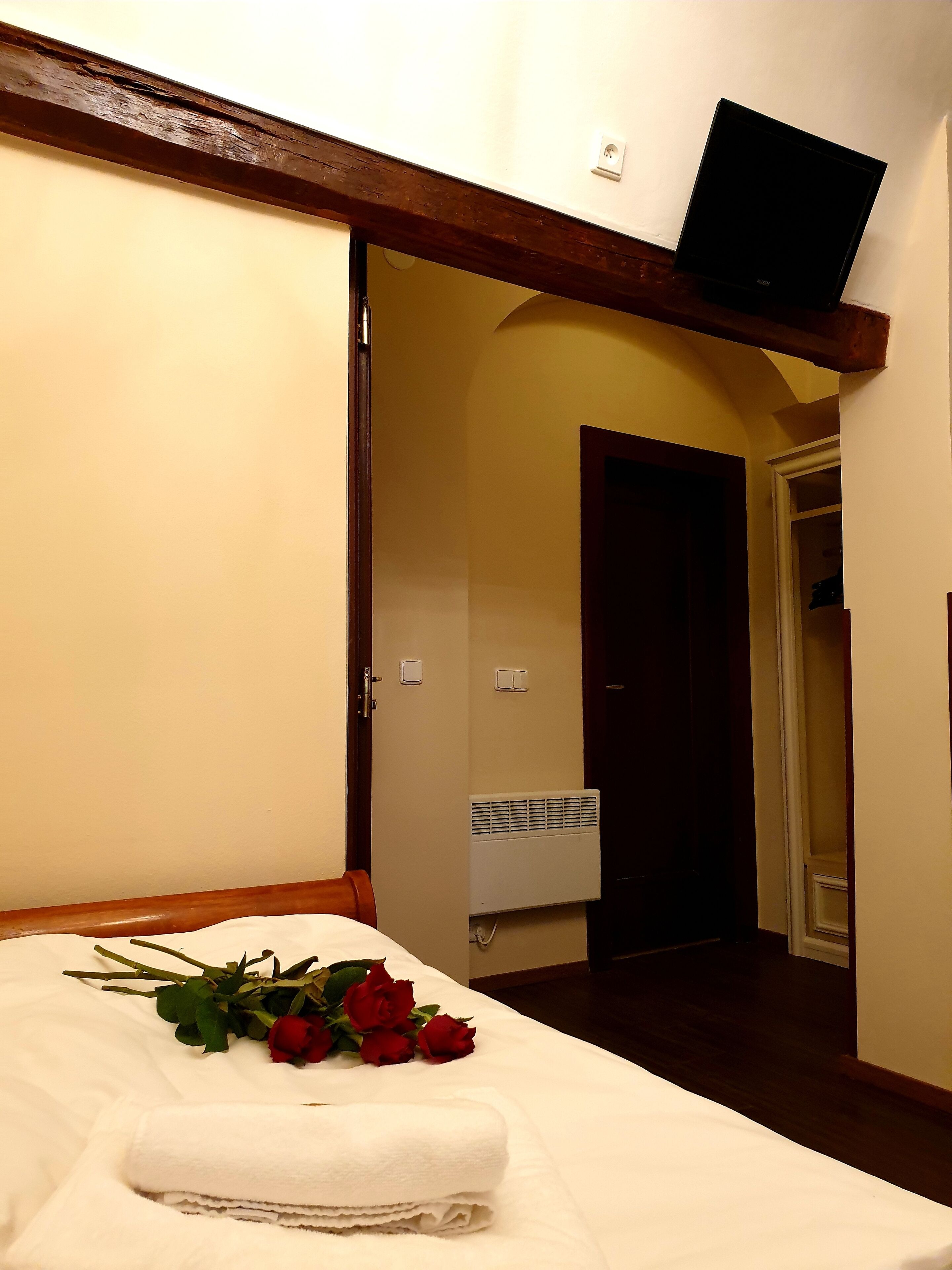 economy twin room, 2 single beds | room amenity