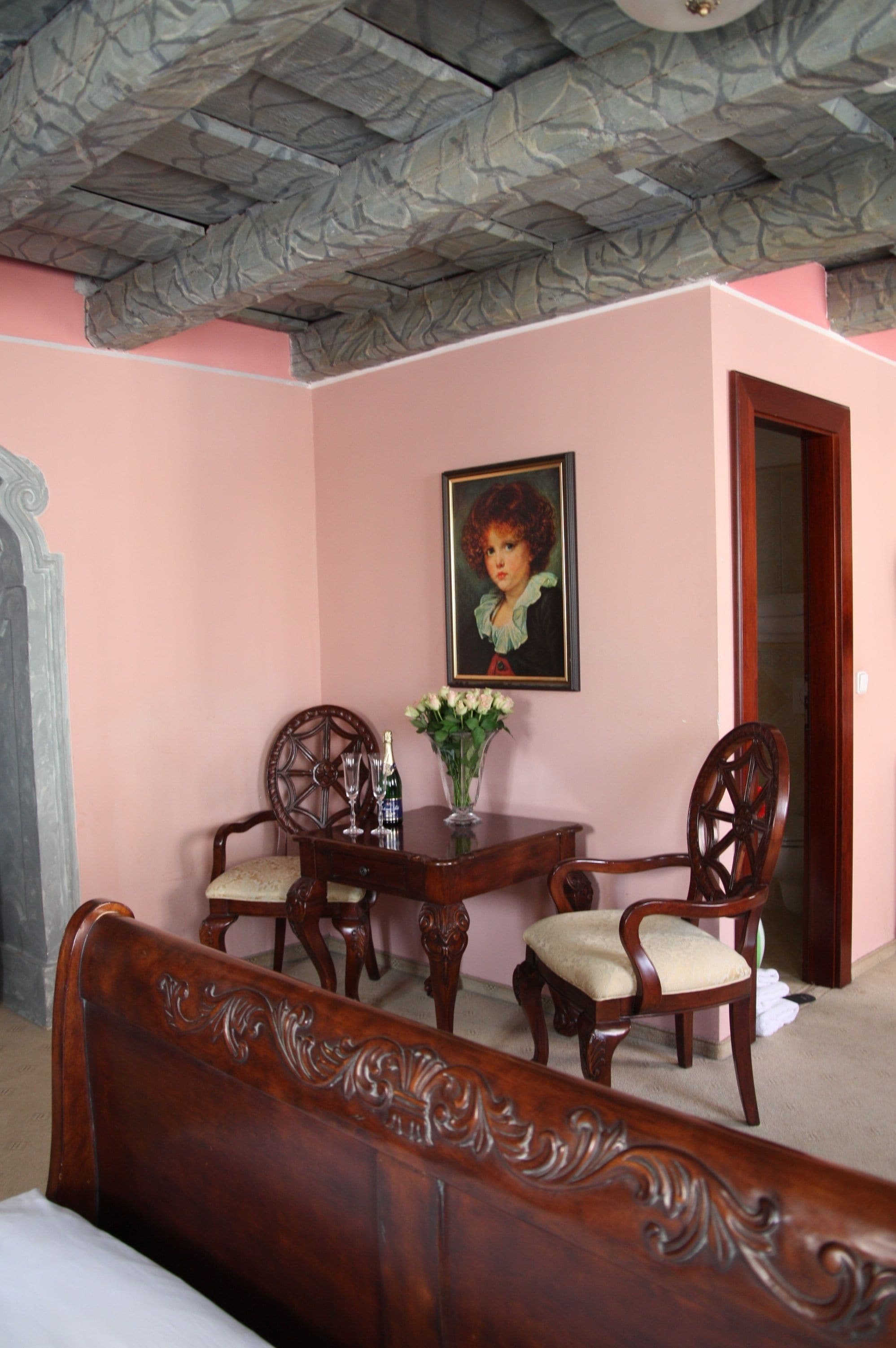 2-inch tv with cable channels