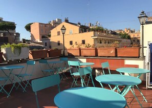Rooftop terrace - Hotel Canova (Rome)
