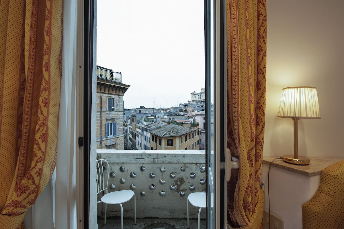 Down duvets, Select Comfort beds, minibar, in-room safe
