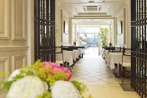 Restaurant - Hôtel Suites Unic Renoir Saint Germain (Paris)