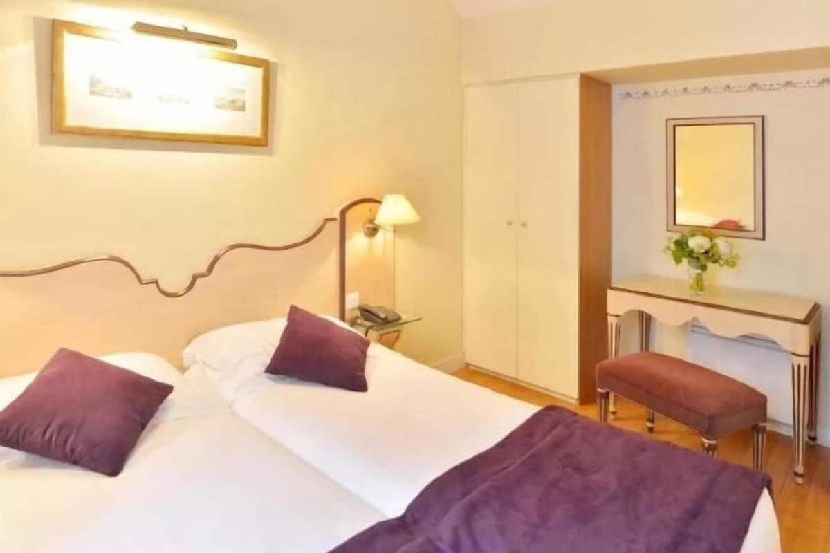 Minibar, coffres-forts dans les chambres, bureau, chambres insonorisées