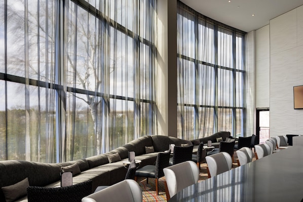 Lobby lounge - JFK Airport (Jamaica)