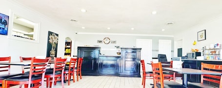 Lobby. Shiloh Inn