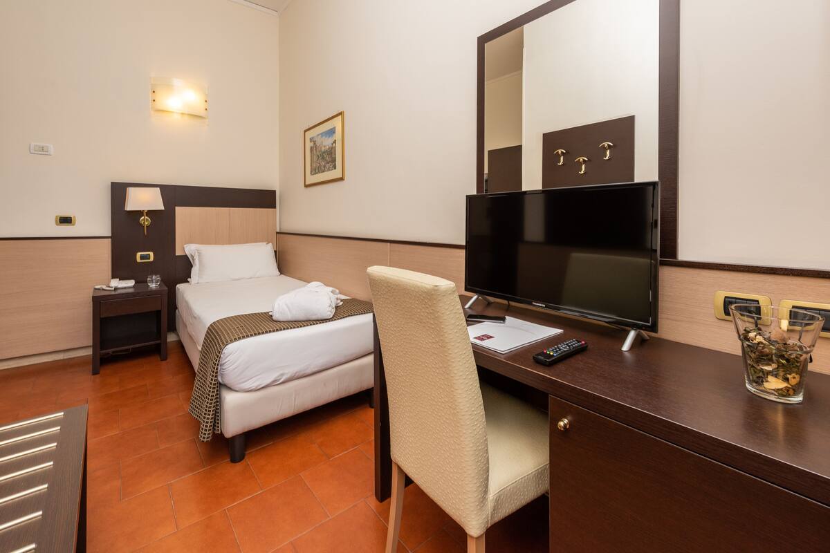 In-room safe, desk, free WiFi, bed sheets
