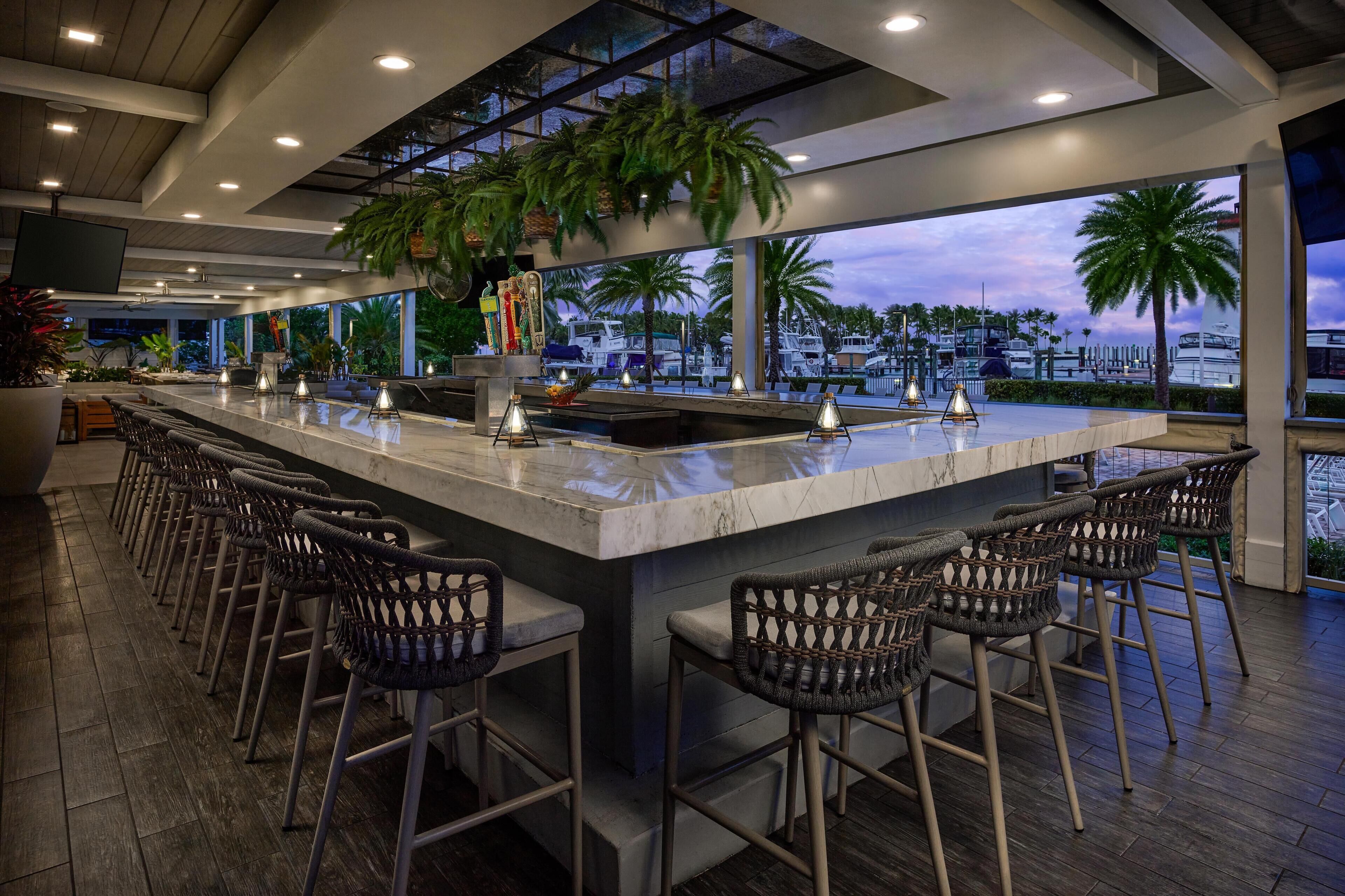 2 bares o lounges, bar junto a la alberca 