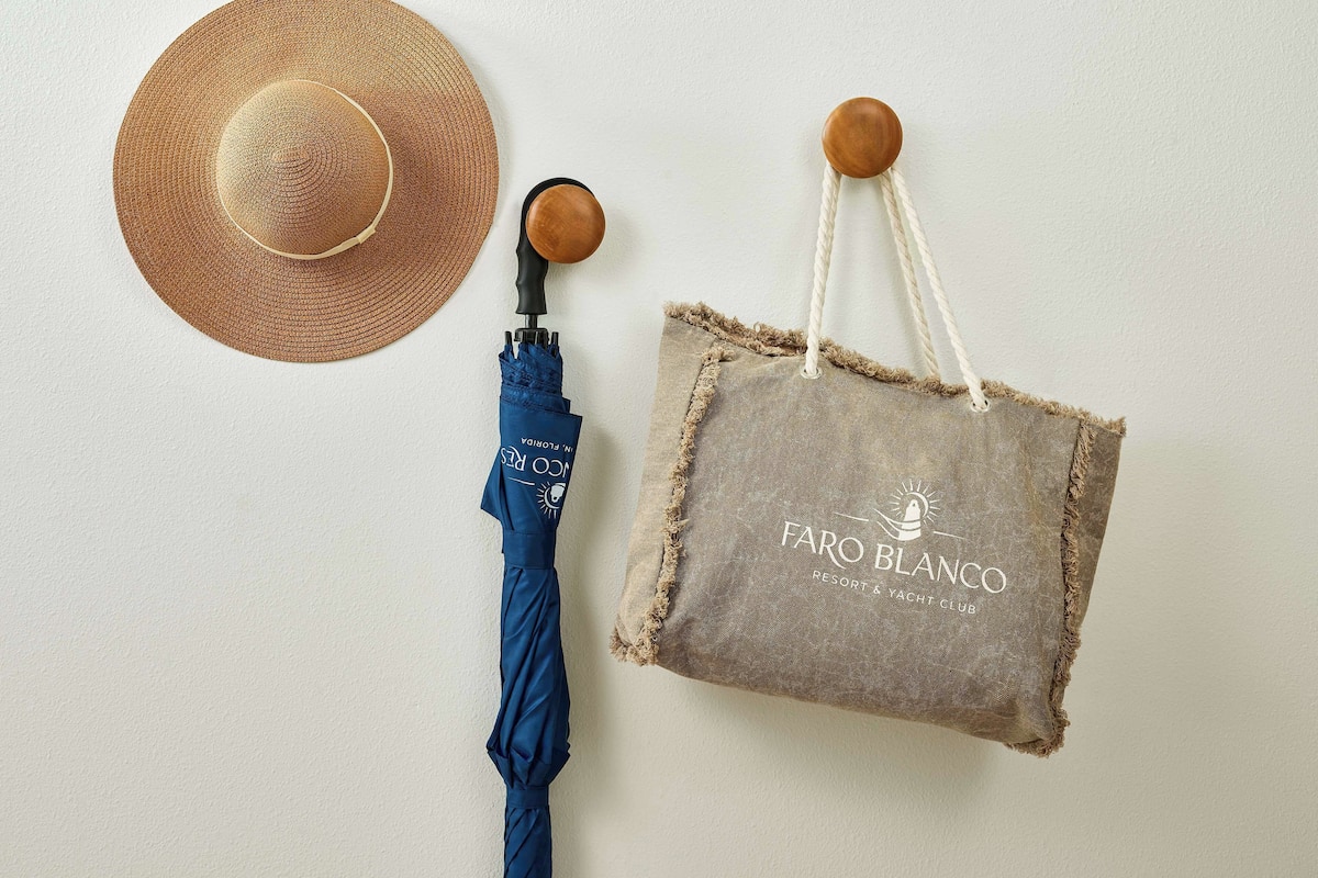 1 bedroom, premium bedding, in-room safe, desk