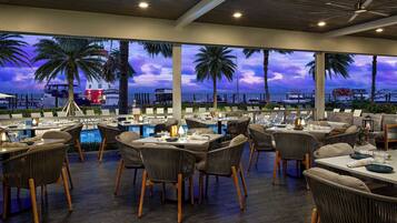 4 restaurantes, café da manhã, culinária caribenha