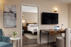 Executive Suite, 1 King Bed with Sofa bed, Annex Building | Desk, iron/ironing board, cribs (free), WiFi (free)