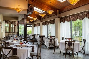 Daily buffet breakfast (USD 15 per person)