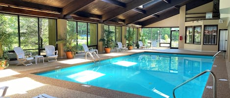 Indoor pool, pool loungers